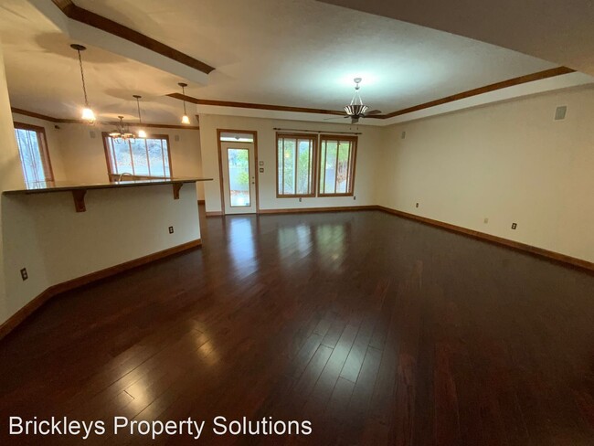 Building Photo - 3 br, 2.5 bath House - 516 Sparrow Hawk CT SE