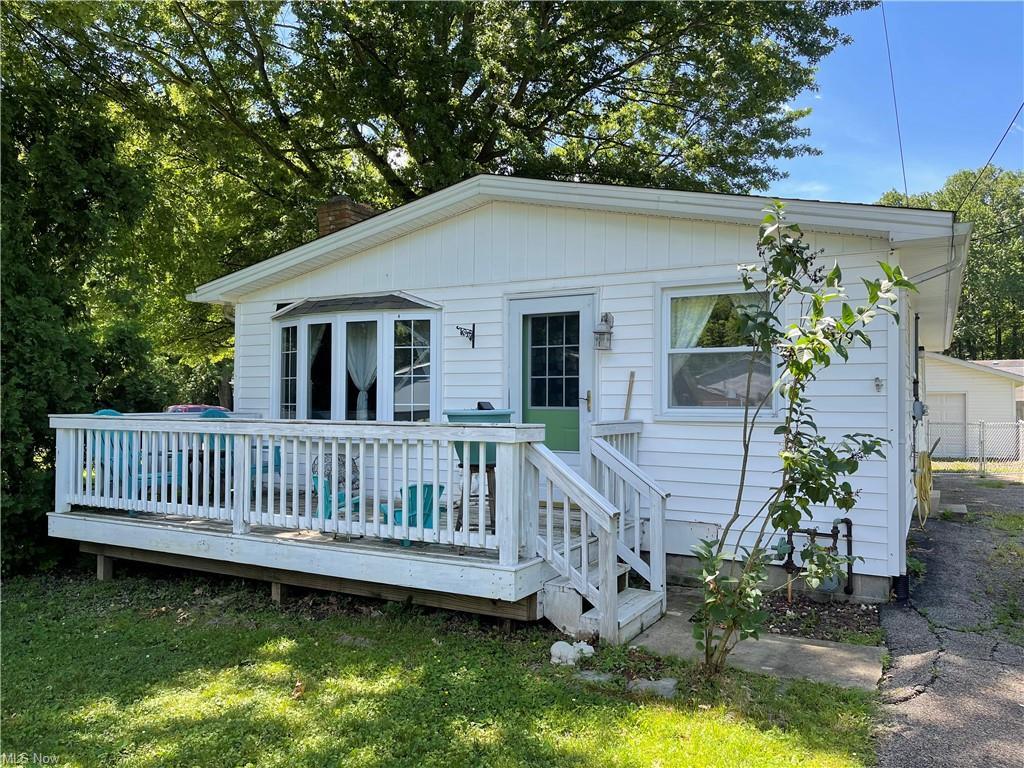 Foto principal - 17479 Lakewood Ave