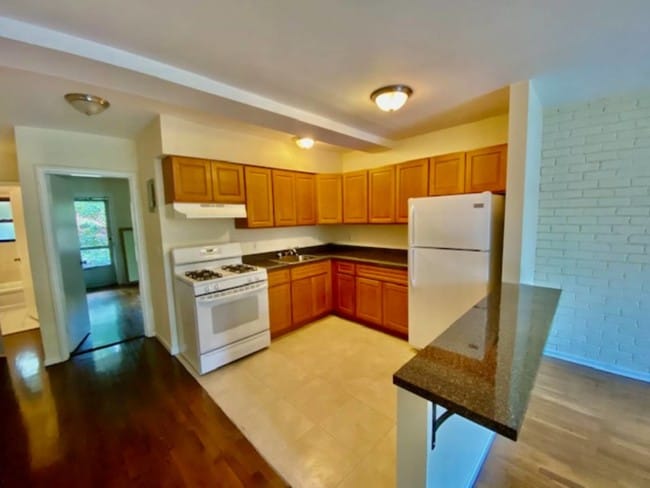 Building Photo - 115 Stonelea Pl