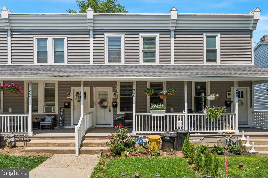 Primary Photo - 266 N Aberdeen Ave