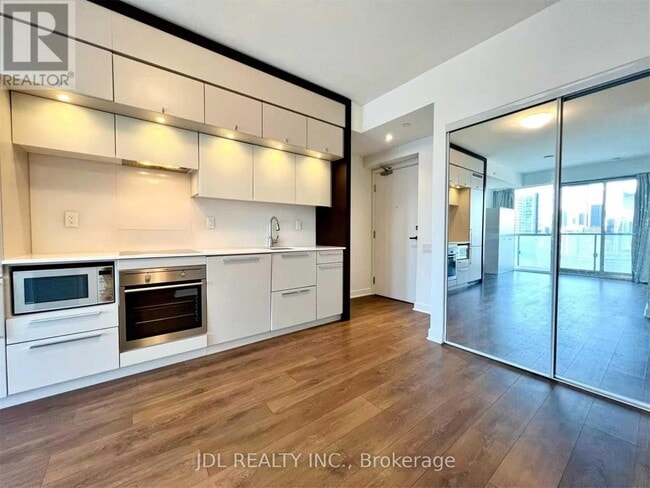 Photo du bâtiment - 15 Grenville St