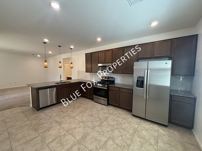 Foto del edificio - 7095 W Jadewood Ln