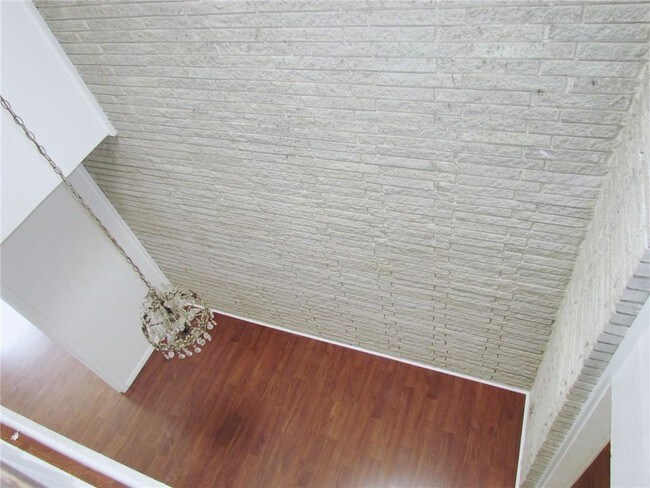 Building Photo - 6600 Eastridge Dr