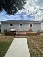 Building Photo - 2405 Fisher St