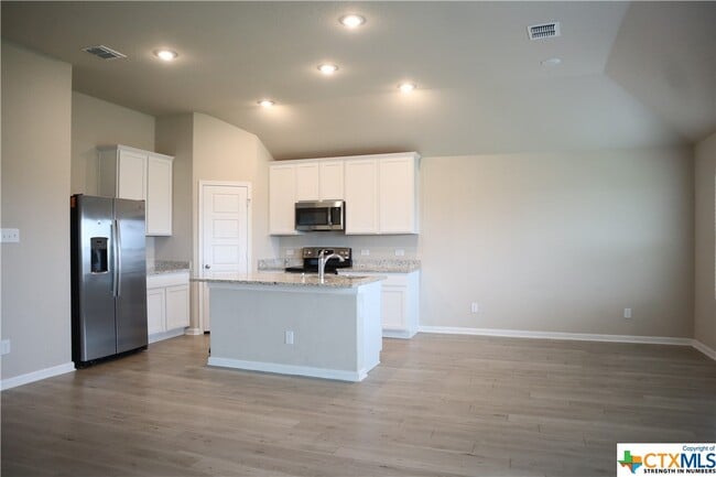 Building Photo - 828 Stonemanor Bay