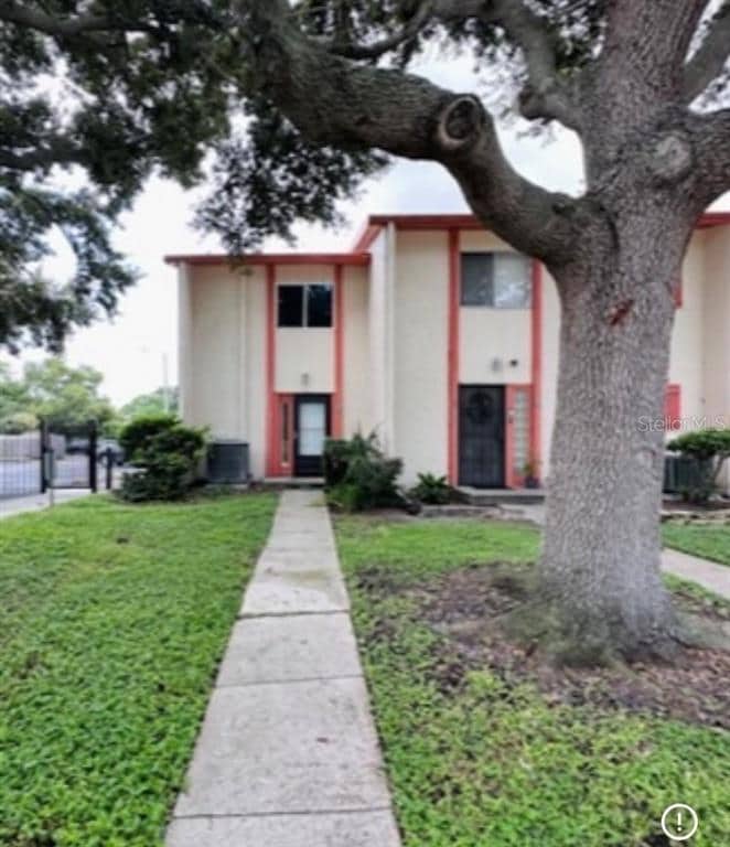 Foto principal - 5855 16th St S