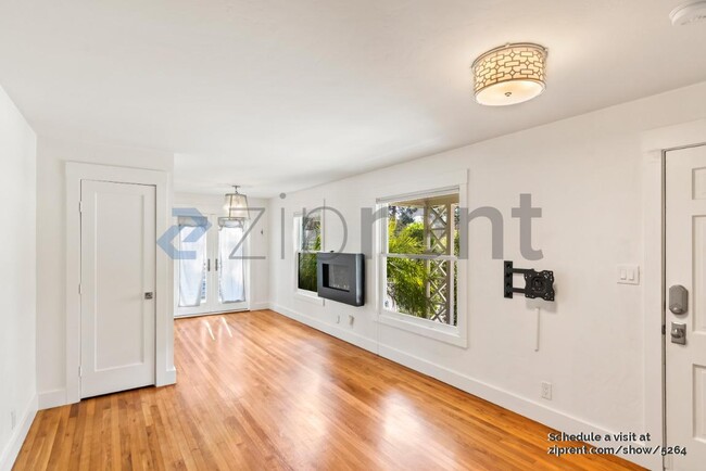 Building Photo - 321 63rd St