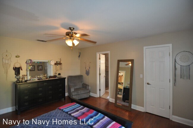 Building Photo - 1742 Chandelier Cir E