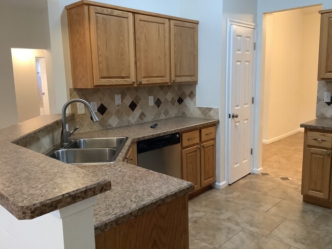 Building Photo - 3365 Shelley Dr