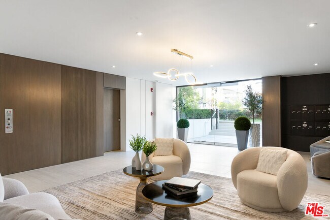 Foto del edificio - 10630 Wilkins Ave