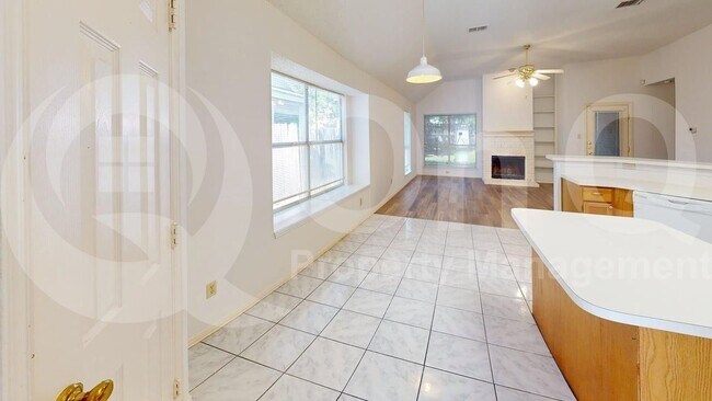 Foto del edificio - 733 Rockett Ln