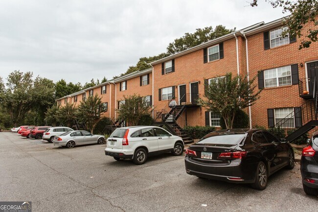 Building Photo - 2165 S Milledge Ave