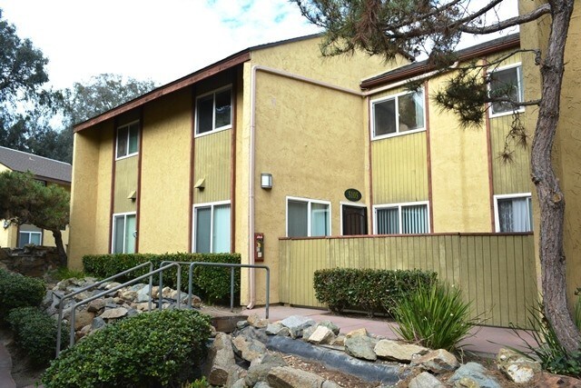Foto principal - 6333 College Grove Way