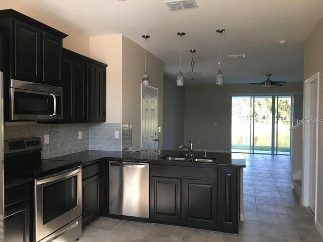 Foto del edificio - 5524 Twilight Grey Ln