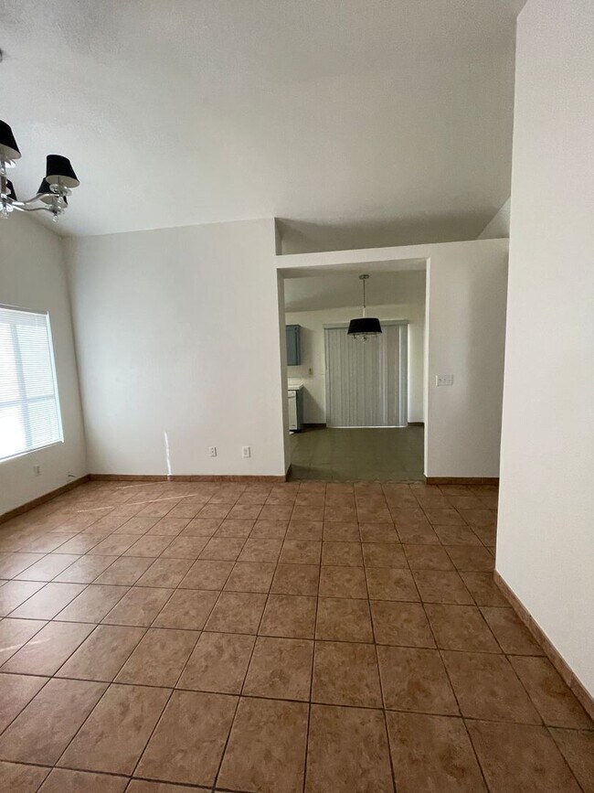 Foto del edificio - Fantastic home with swimming pool coming soon