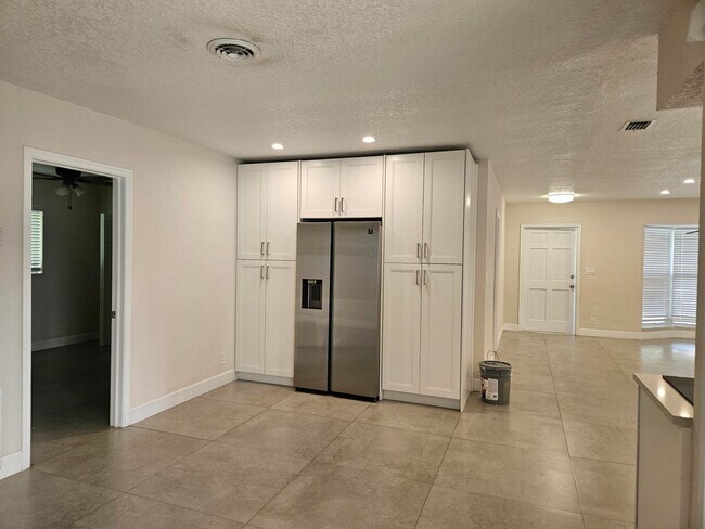 Foto del edificio - 1060 NW 6th Ter