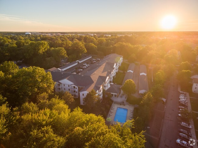 Westfield overlook - Westfield Apartments