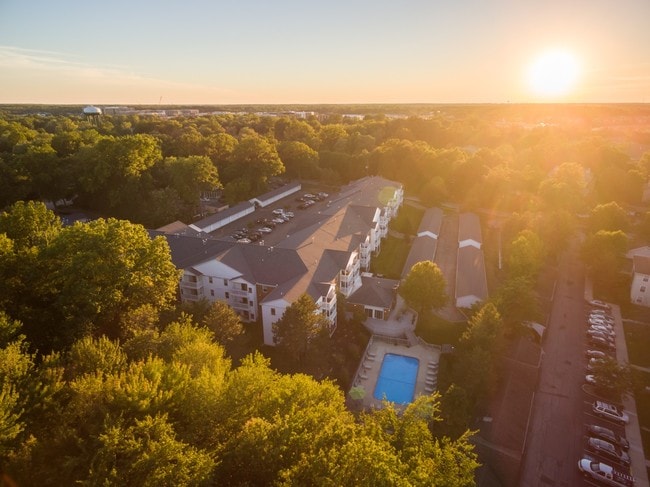 Westfield overlook - Westfield Apartments