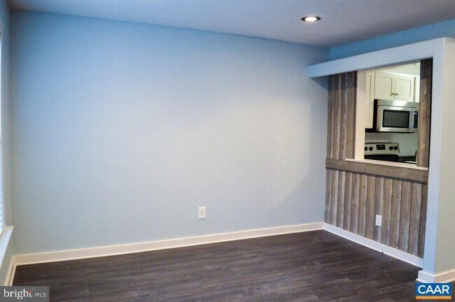 Building Photo - 485 Burgoyne Rd