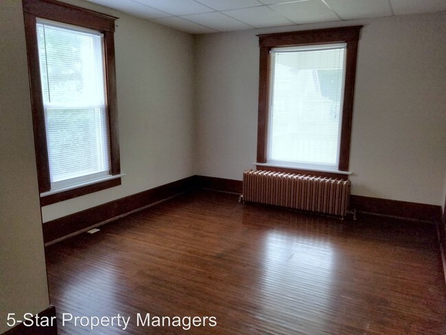 Building Photo - 1323 S 8th St