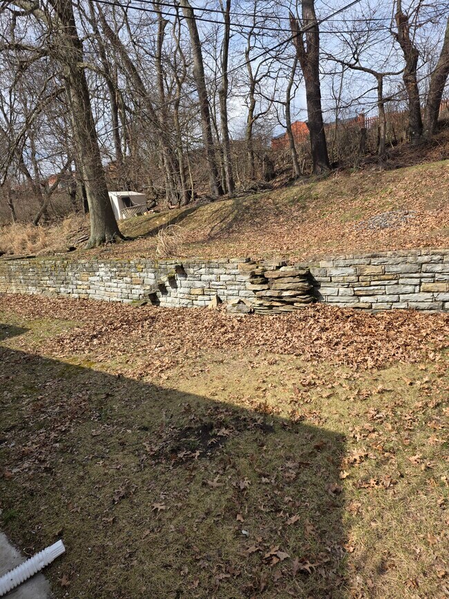 Foto del edificio - 5052 Azalea Dr