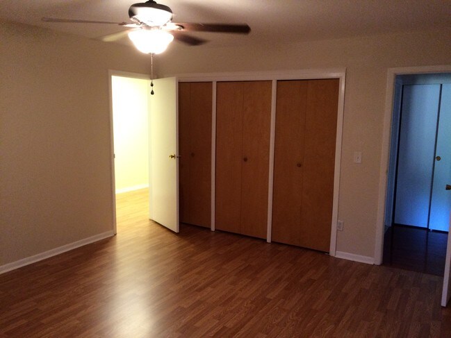 Building Photo - 812 Cricket Ln