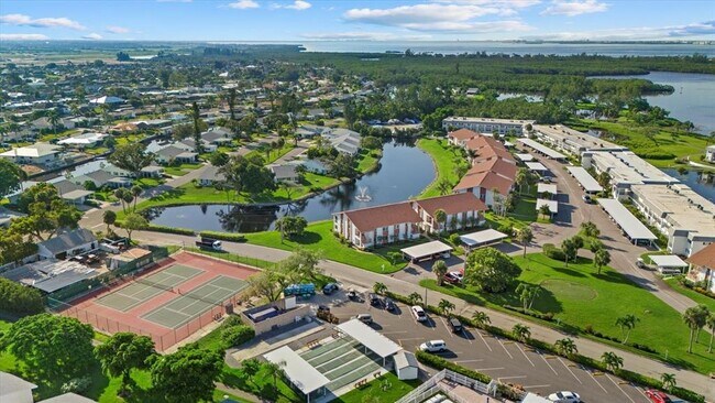 Building Photo - 4852 Independence Dr