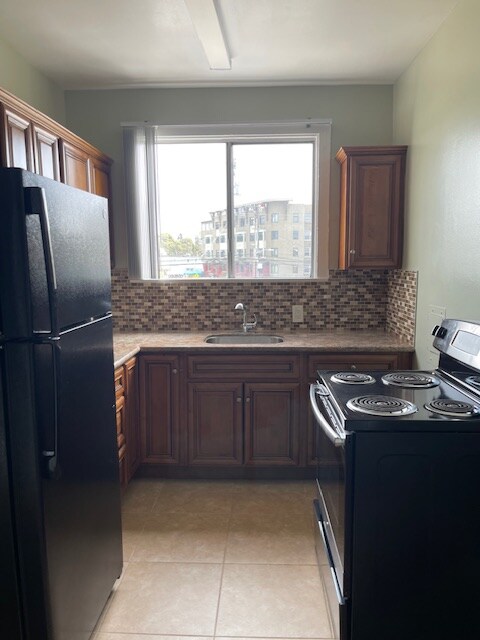 Foto del edificio - 2624 Foothill Blvd