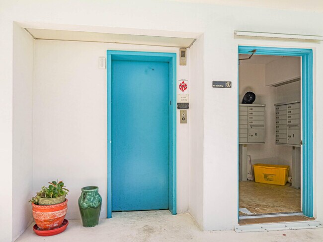 Building Photo - 37 Yacht Club Dr