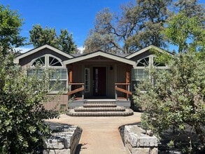 Building Photo - 1695 Lilac Ln