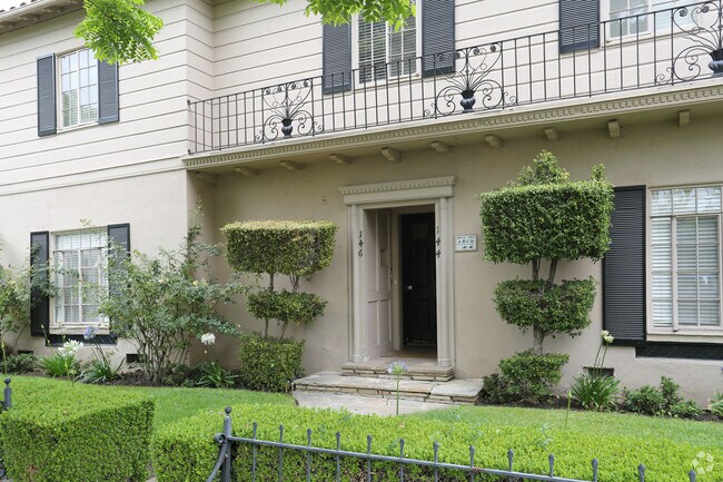 Building Photo - 144 S Camden Dr