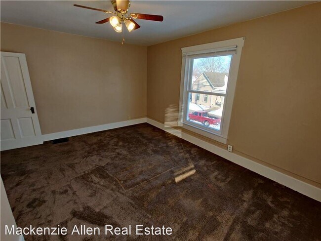 Building Photo - 3 br, 2 bath House - 305 W Franklin