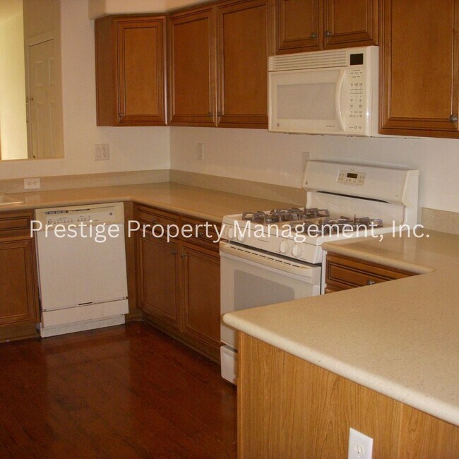 Building Photo - 3/2 Charming Sahuarita Home!!