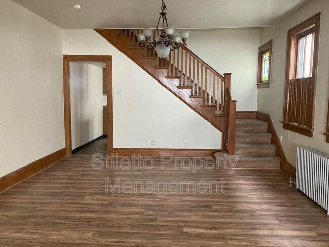 Foto del edificio - 1431 S Main St
