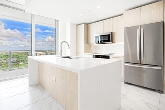 Building Photo - 2000 Metropica Wy