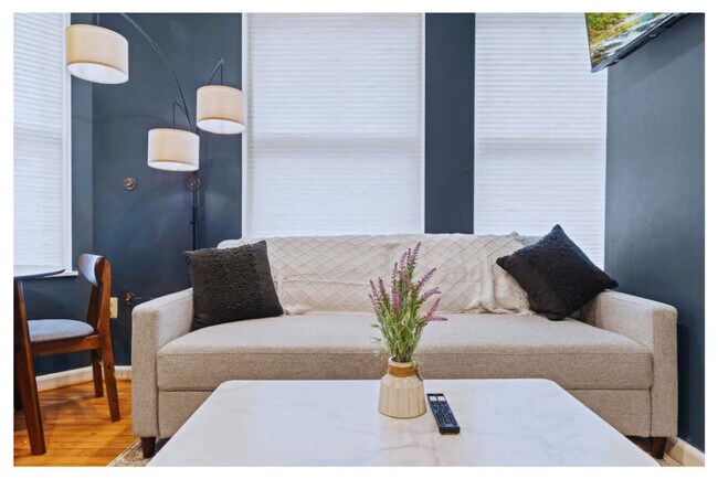 Foto del edificio - 242 S 17th St