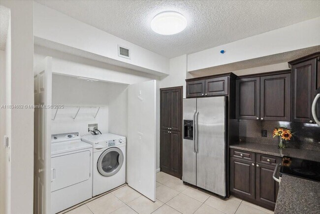 Foto del edificio - 6952 SW 39th St