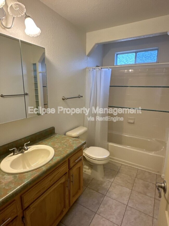 Building Photo - 637 Avalon Ct
