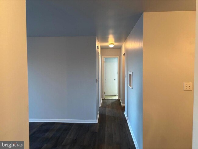 Foto del edificio - 9 DOVER HALL