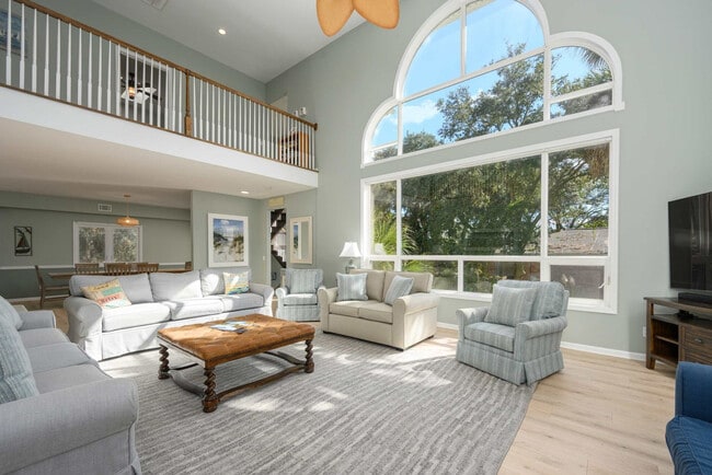 Building Photo - 3 Cassina Ln