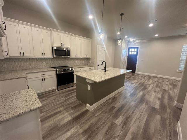 Building Photo - 4003 Avion Dr