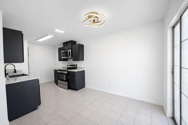 Foto del edificio - 1220 E Fremont St