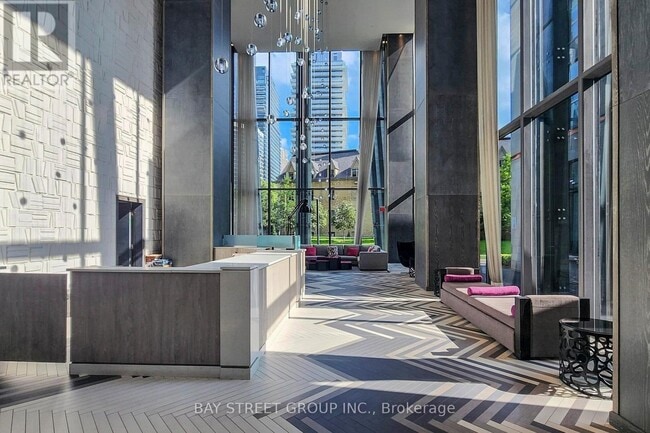 Building Photo - 1080 Bay St.