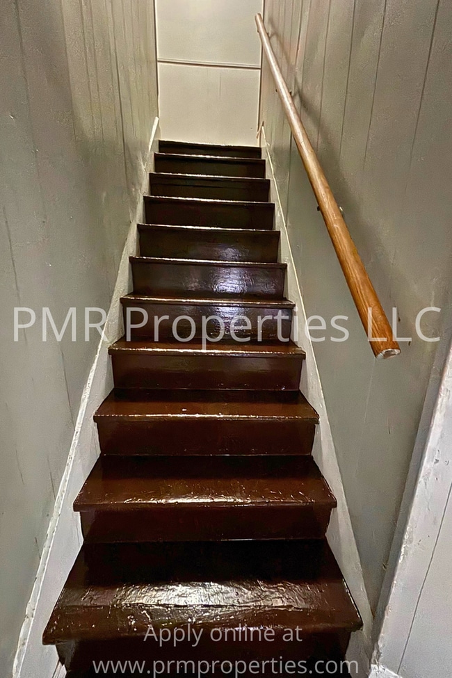 Building Photo - 916 S 18th St