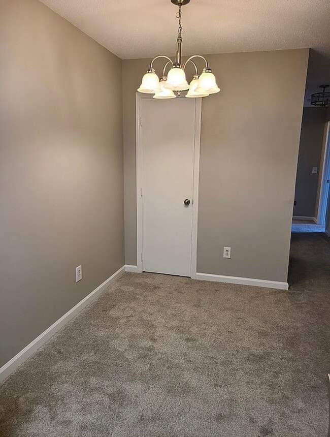 Foto del edificio - 5661 Hornaday Rd