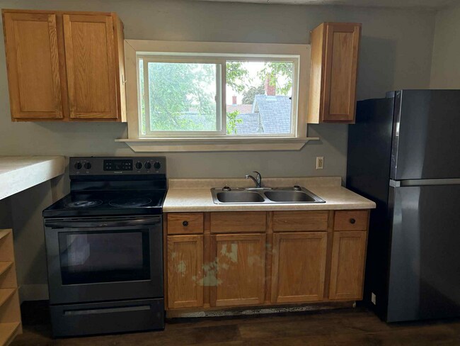 Foto del edificio - 945 W 9th St