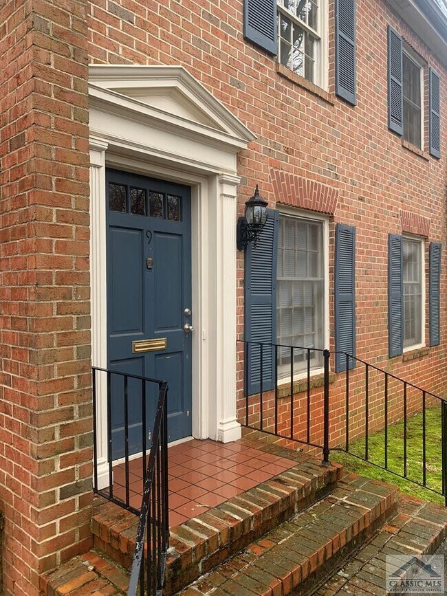 Foto del edificio - 350 S Pope St