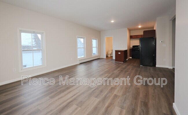 Building Photo - 120 Wakefield St