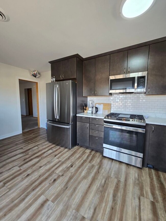 Building Photo - 831 Heritage Dr