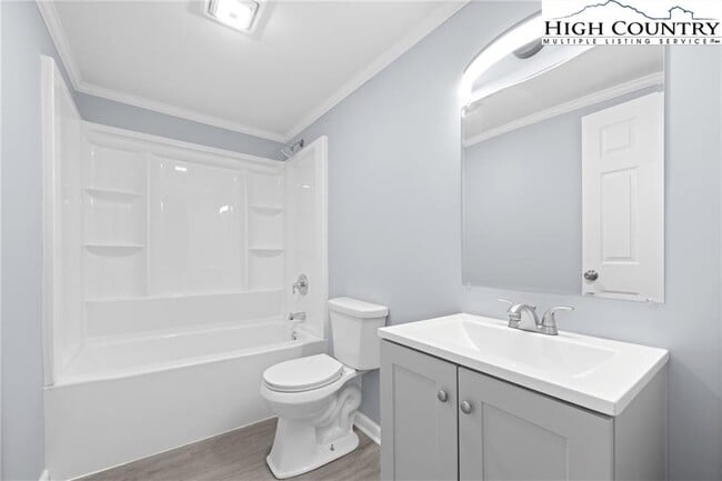 Building Photo - 1175 Bamboo Rd